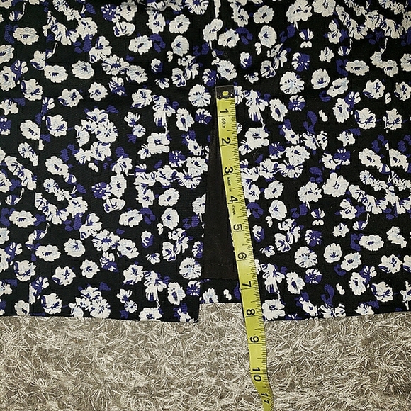 Express Pencil Skirt, Flower Print, Size 4 - Picture 6 of 6